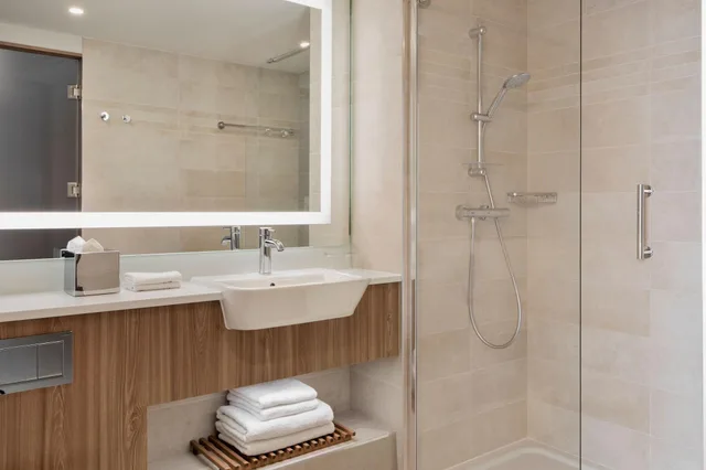 غرفة بسرير كينج بإطلالة على المدينة، Courtyard by Marriott Szczecin City 6/8