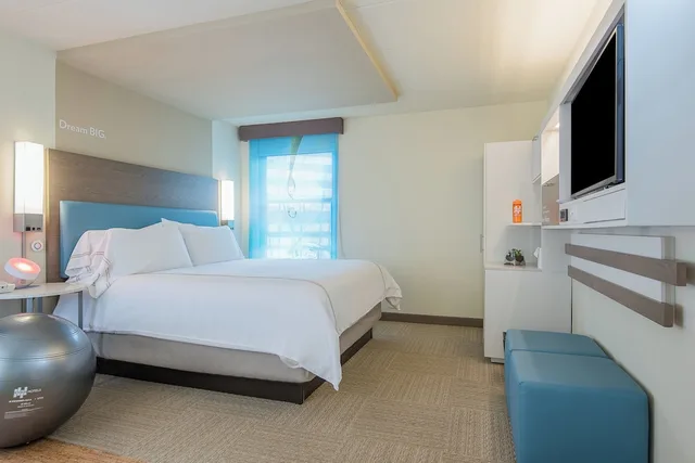 جناح بسرير كينج بغرفة نوم واحدة لذوي الإعاقة، EVEN Hotel Norwalk 3/5