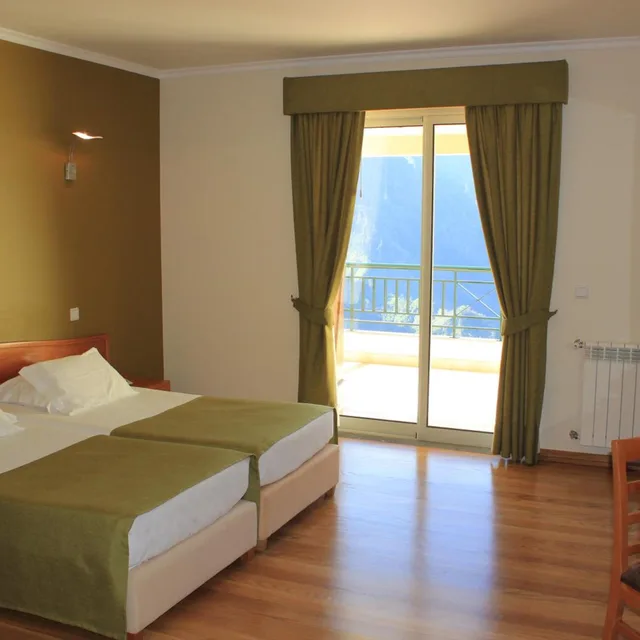 جناح بشرفة، Eira do Serrado Hotel and Spa 2/9