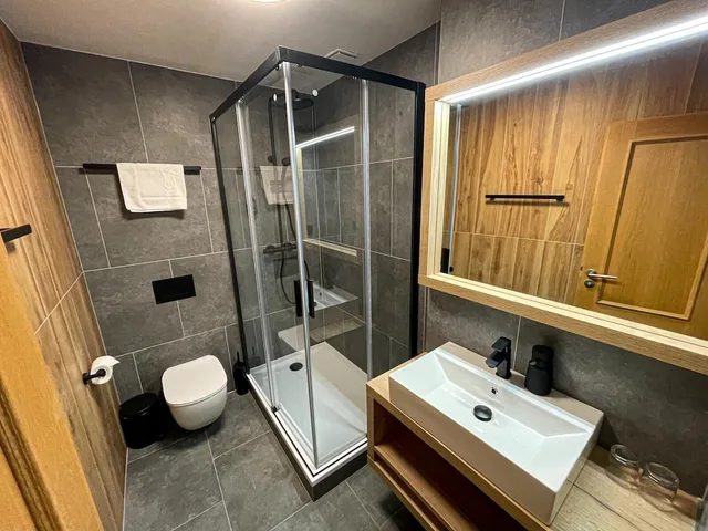 غرفة قياسية بسرير كوين، Hotel Grand 5/7