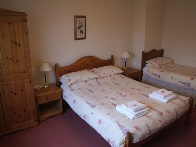 جناح بسرير مزدوج وسرير بطابقين، Cefn Uchaf Guest House 1/1