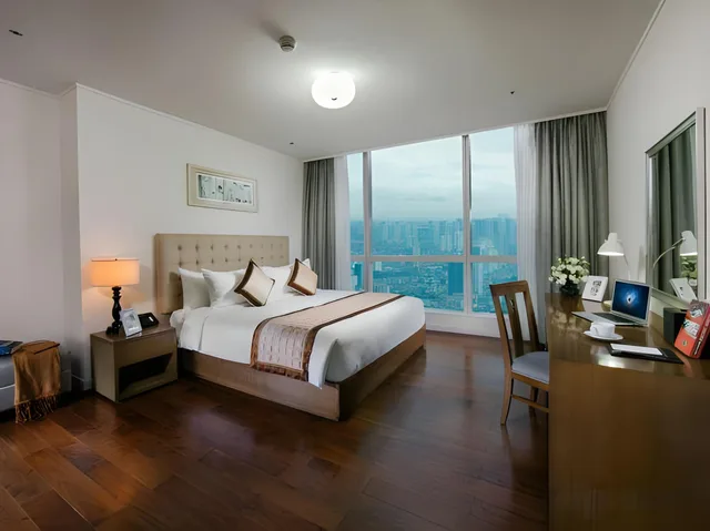 غرفة ديلوكس بسرير كينج وسرير كوين بغرفتي نوم، CALIDAS Landmark72 Royal Residence HANOI A 1/3