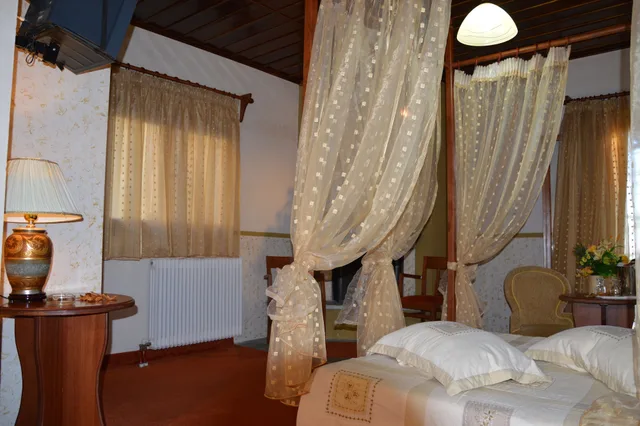 جناح جونيور بسرير كوين بإطلالة على البحر، Hani Zisi Hotel 1/5