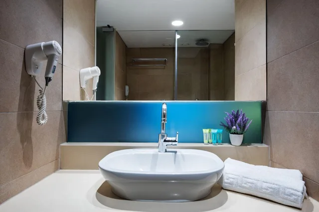 غرفة مزدوجة سوبيريور بشرفة، Angela Downtown Hotel 3/3