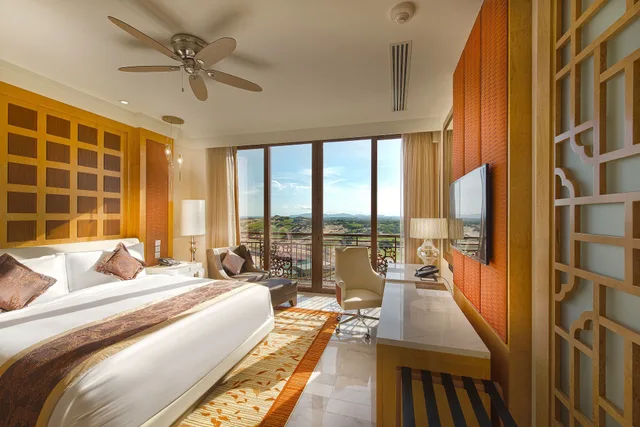 جناح غراند بسرير كينج بإطلالة على البحر للمدخنين، InterContinental Grand Ho Tram 1/10