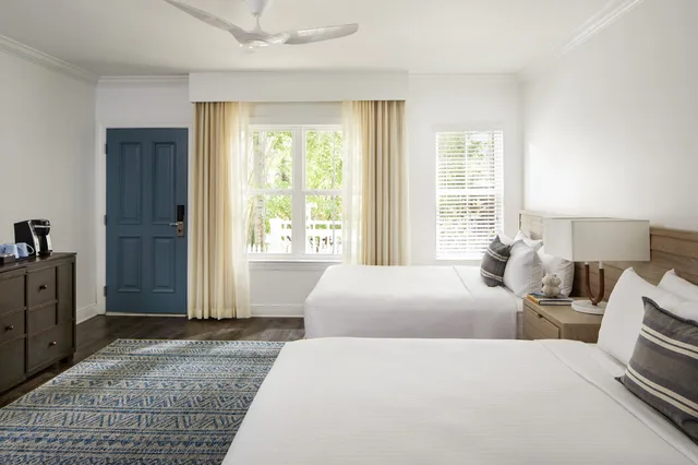 3 Bedrooms, Garden, Suite, 1 King and 2 Queen Beds, Accessible، Parrot Key Hotel & Villas 5/10