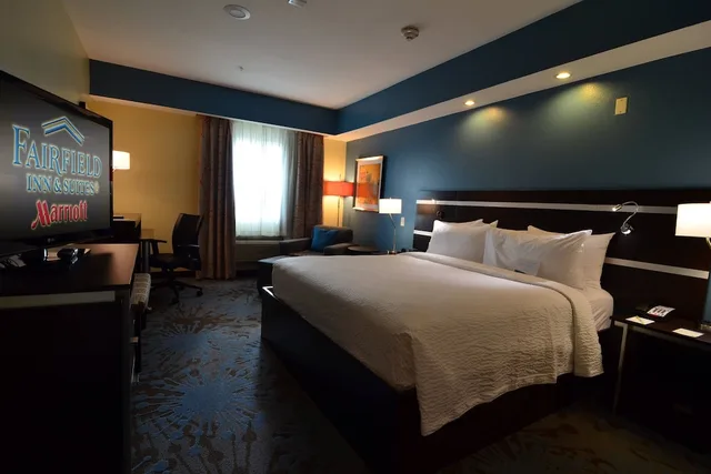 غرفة بسرير كينج لذوي الإعاقة، Fairfield Inn and Suites by Marriott North Spring 1/4