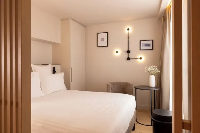 غرفة سوبيريور بسرير كوين بشرفة، Hotel Este 1/3
