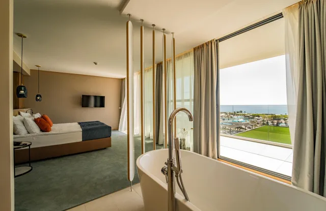 غرفة سيغنتشر بإطلالة على البحر، Wave Resort 3/10
