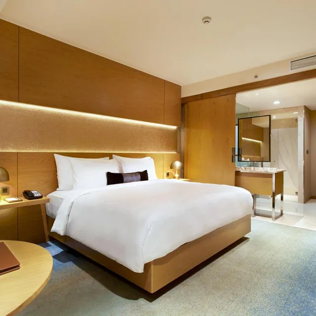 غرفة تنفيذية بسرير كينج، Vasa Hotel Surabaya 1/2