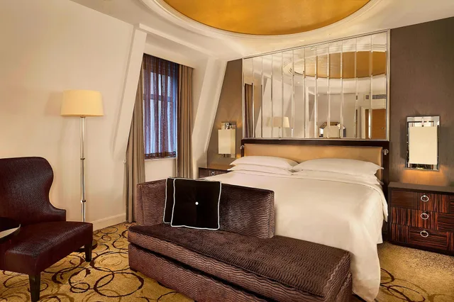 غرفة كلوب بسرير كينج، SHERATON GRAND LONDON PARK LANE 2/5