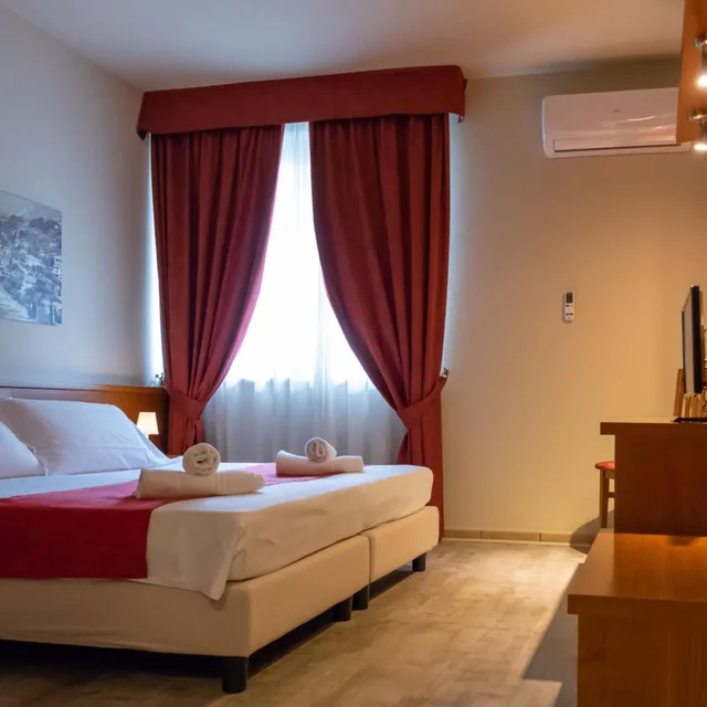 غرفة قياسية بسرير مزدوج أو سريرين منفصلين، VENEZIA PARK 4/10