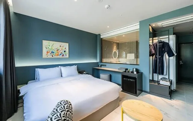 غرفة ديلوكس بسرير كينج بإطلالة على النهر، Brown Dot Hotel Jinju 1/4