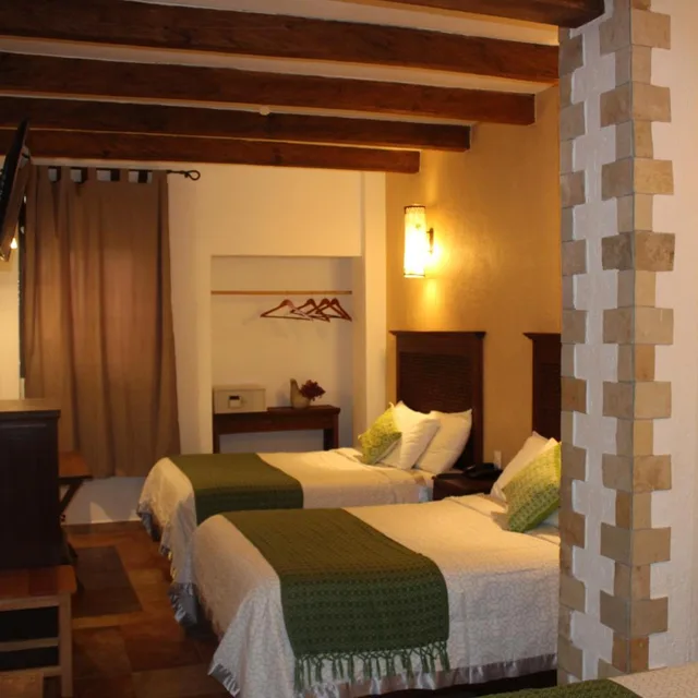 غرفة عائلية، Hotel Na'lum 9/10