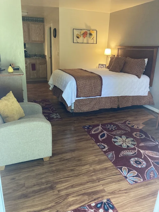 جناح استوديو بسرير كوين، Affordable Corporate Suites of Lynchburg 1/3