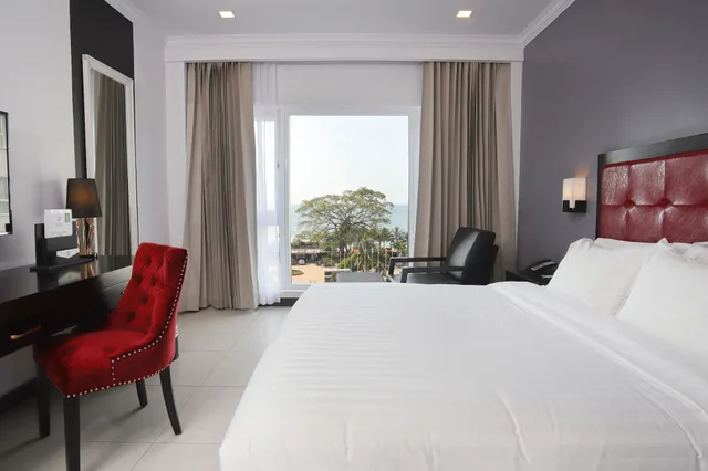 Tower, Premium, Twin Beds، Queenco Casino And Hotel 1/10