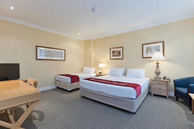 غرفة سوبيريور ثلاثية، European Hotel 1/5