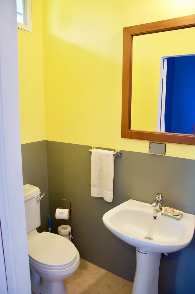 Female Dorm, Female Only, 3 Bunk Beds، Fish Tobago Guesthouse 2/2