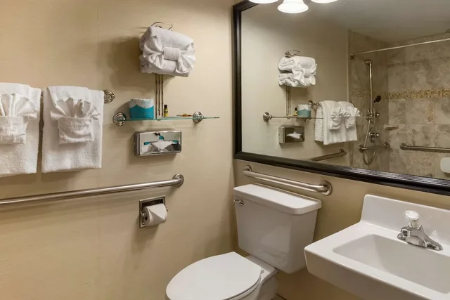 غرفة قياسية بسريرين كوين لذوي الإعاقة، Best Western Plus Ocean View Resort 10/10