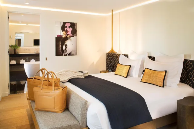 Eiffel، Hotel Marignan Champs Elysees 1/1