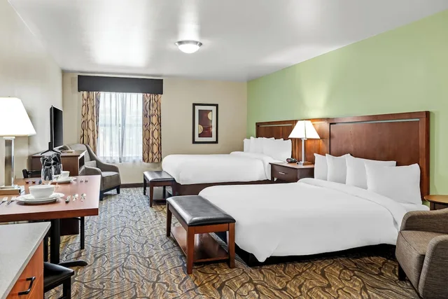 جناح بسريرين كوين بمطبخ لذوي الإعاقة، Ledgestone Hotel Billings 3/8