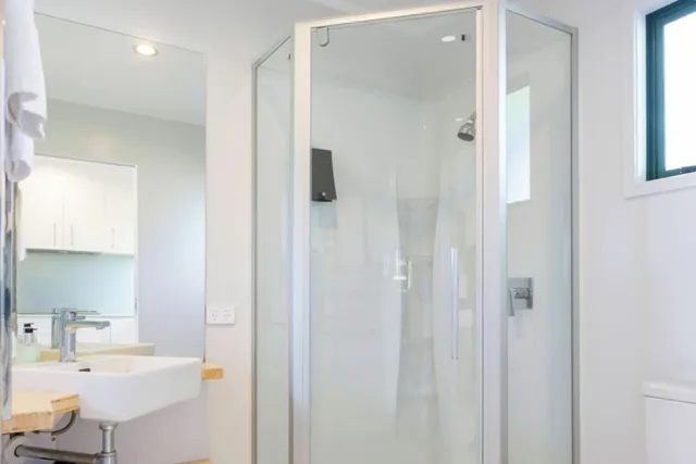 استوديو بسرير كينج وسرير بطابقين، Lake Taupo TOP 10 Holiday Resort 3/4