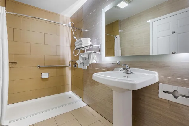 غرفة قياسية بسريرين كوين لذوي الإعاقة، Best Western Brady Inn 7/7