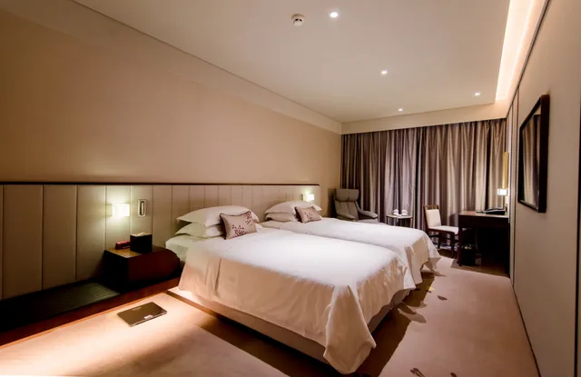 Business, Twin Beds, Weihaiwei 3/4