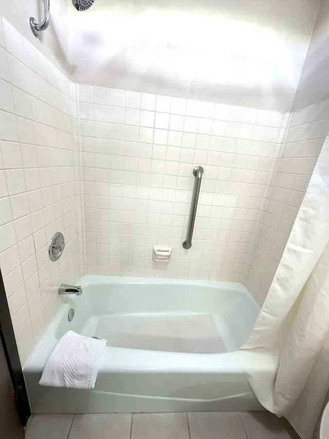 غرفة قياسية بسرير كينج، Wyndham Garden Salina Conference Center 10/10