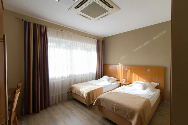 غرفة قياسية بسرير كوين، HOTEL LINDLEINSMUHLE 2/4