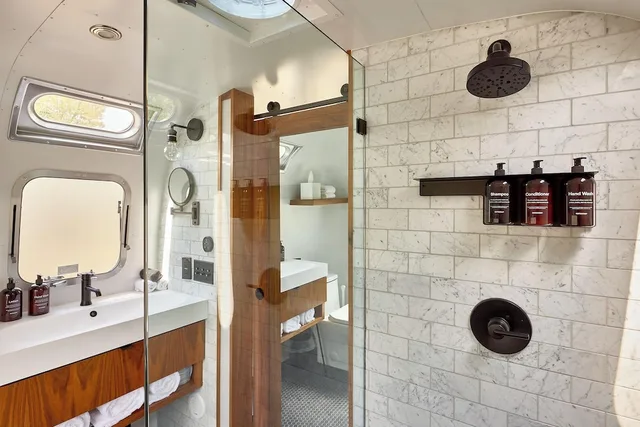 Suite, 2 Queen Beds, Road View, Sofa، AutoCamp Sequoia 7/10
