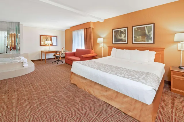 جناح ديلوكس بسرير كينج، La Quinta Inn And Suites By Wyndham Salt Lake City Layton 2/5