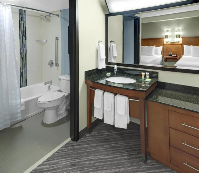 Specialty, Multiple Beds, Sofa، Hyatt Place Atlanta/Alpharetta/Windward Parkway 7/9