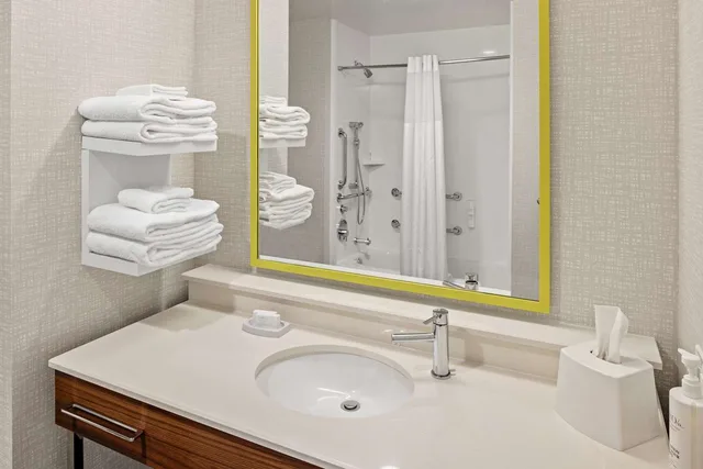 استوديو بسريرين كوين مع أريكة لذوي الإعاقة، Hampton Inn and Suites Cincinnati West OH 3/4