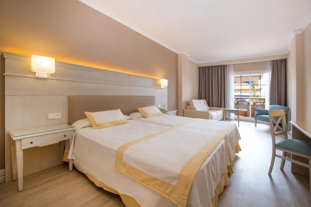 غرفة بسريرين منفصلين، Iberostar Waves Malaga Playa 5/10
