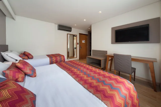 Stilo, Triple, 1 Double and 1 Single Bed، Laghetto Stilo Centro Hotel 2/9