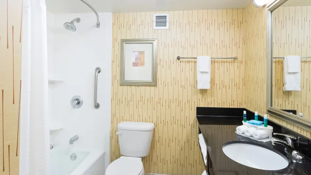 غرفة قياسية بسرير كينج، Holiday Inn Express Charleston-Civic Center 4/4