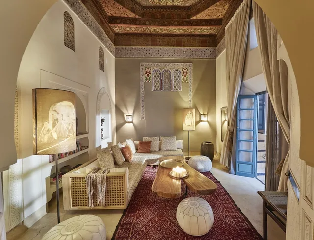 جناح سوبيريور بسرير كينج، Ryad Dyor 7/10