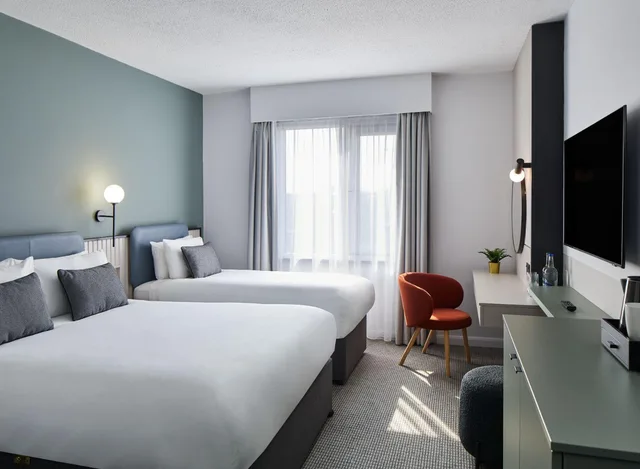 Room, 1 Double and 1 Single Bed, Leonardo Hotel Dublin Parnell Street 1/2