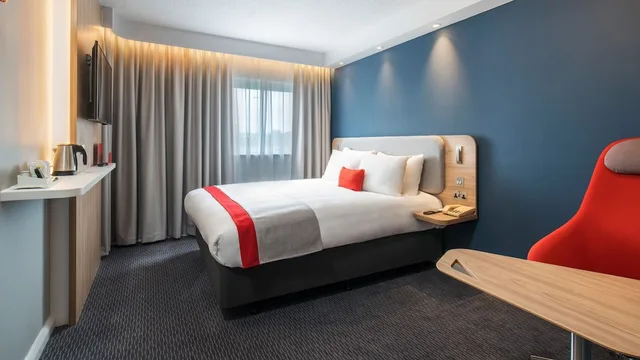 غرفة قياسية بسرير كينج، HOLIDAY INN EXPRESS KASSAM STADIUM 4/6