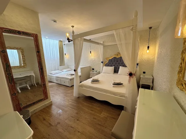 Room, Quadruple, Double Bed, Sofa, Alacati Grand Eldoris Otel 6/9