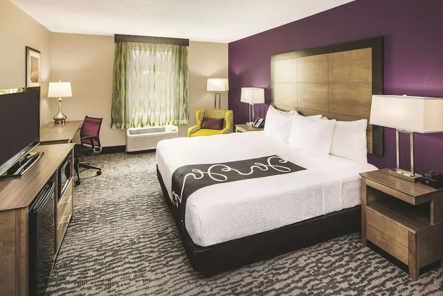 جناح استوديو بسرير كينج، La Quinta Inn And Suites by Wyndham Milledgeville 2/9
