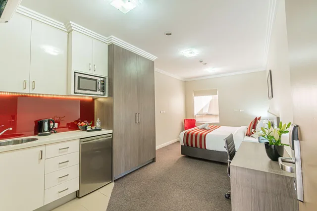 غرفة قياسية بسرير كينج بمطبخ صغير، Best Western Plus Camperdown Suites 6/10