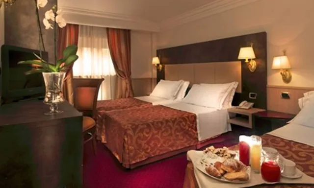 غرفة ثلاثية بسرير مزدوج وسرير فردي، Pinewood Hotel Rome 2/7