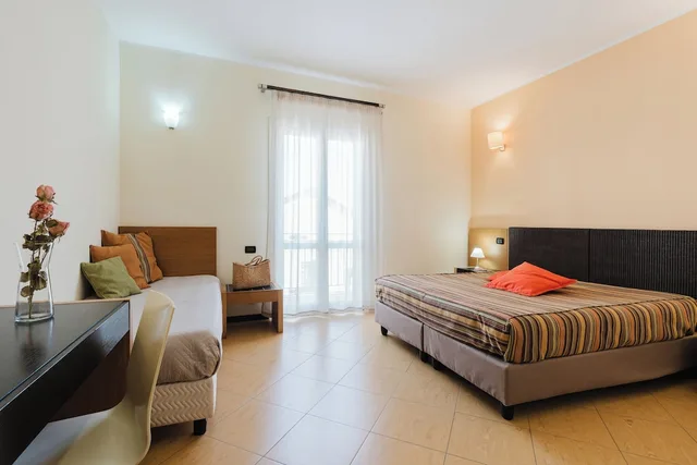 غرفة ثلاثية بثلاثة أسرّة، Cerri Hotel 1/8