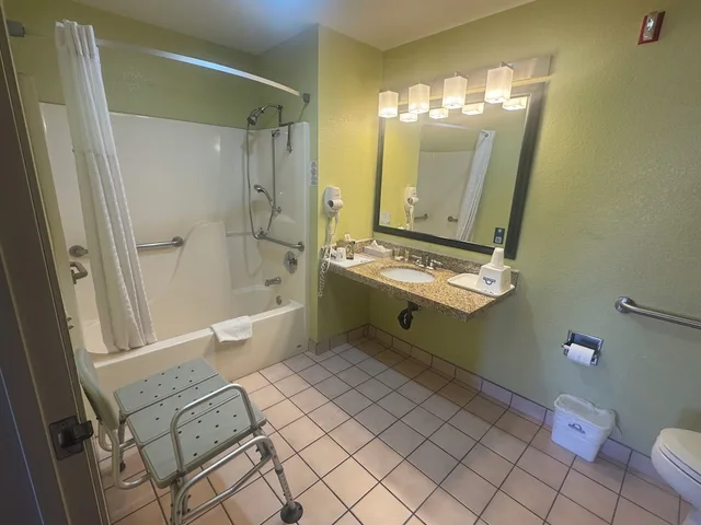 غرفة بسرير كينج لذوي الإعاقة، Days Inn by Wyndham Globe, Arizona 4/5