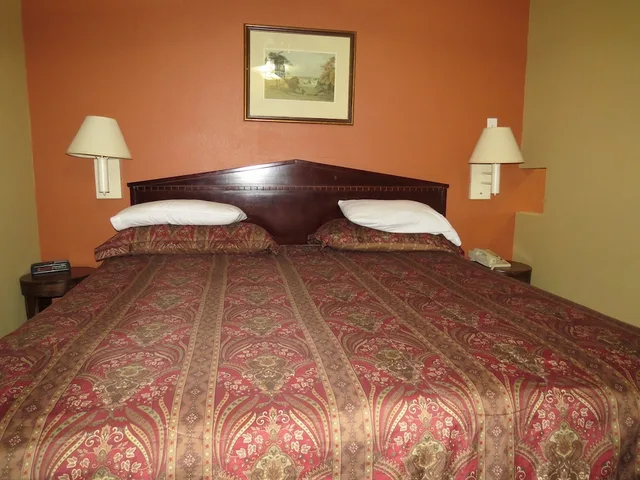 غرفة بسرير كينج، First Western Inn Caseyville 7/10