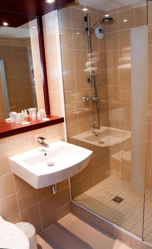 غرفة قياسية بسرير مزدوج وسرير فردي، Kyriad Saint Malo Ouest Dinard 5/7