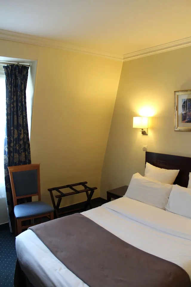 غرفة قياسية بسرير مزدوج، Hotel Saint Cyr Etoile 1/5