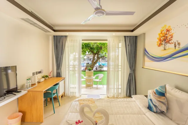 Superior, Queen Bed, Pool View, Mermaid S Beach Resort Jomtien 6/10